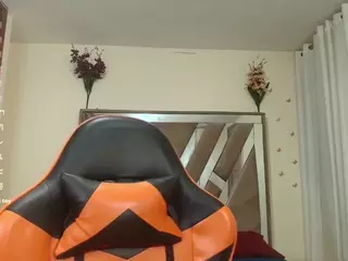 leyladarly's Live Sex Cam Show