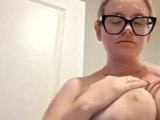 MAXXX's Live Sex Cam Show