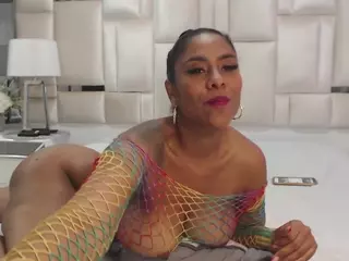 QUEENASS's Live Sex Cam Show
