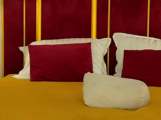 ChloeSins's Live Sex Cam Show