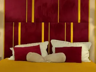 ChloeSins's Live Sex Cam Show