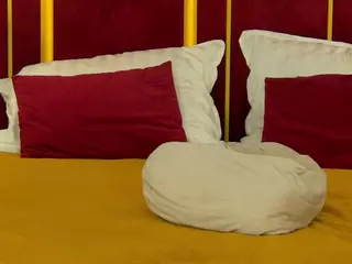ChloeSins's Live Sex Cam Show