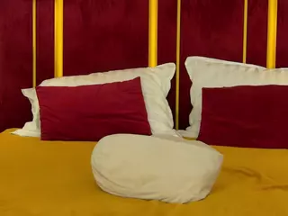 ChloeSins's Live Sex Cam Show