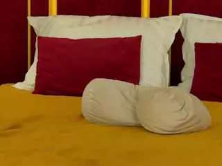 ChloeSins's Live Sex Cam Show