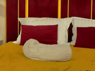ChloeSins's Live Sex Cam Show
