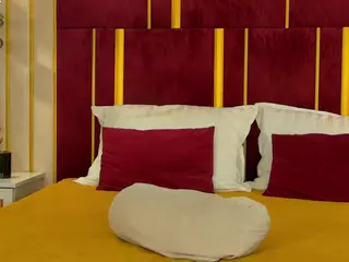 ChloeSins's Live Sex Cam Show