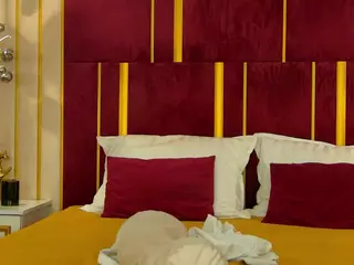 ChloeSins's Live Sex Cam Show