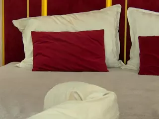 ChloeSins's Live Sex Cam Show