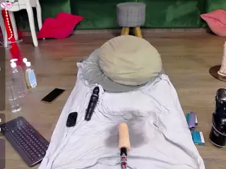 SelenSummer's Live Sex Cam Show