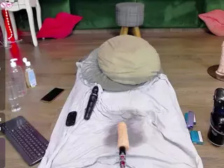 SelenSummer's Live Sex Cam Show