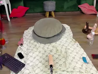 SelenSummer's Live Sex Cam Show