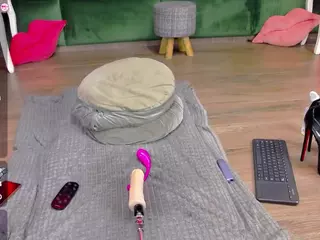 SelenSummer's Live Sex Cam Show