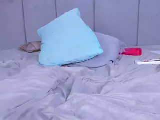 LilyRoxi's Live Sex Cam Show