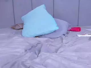 LilyRoxi's Live Sex Cam Show