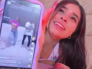 LilyRoxi's Live Sex Cam Show