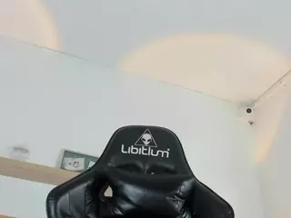 alexia-7's Live Sex Cam Show