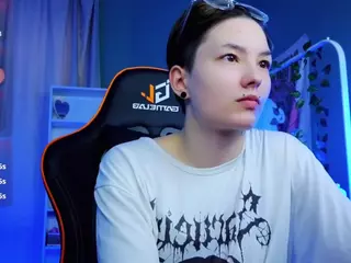 AkemiSora's Live Sex Cam Show
