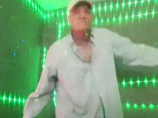 camcouple4u's Live Sex Cam Show