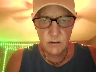 camcouple4u's Live Sex Cam Show