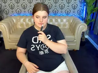 KristiMoons's Live Sex Cam Show