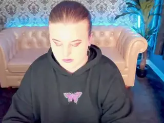 KristiMoons's Live Sex Cam Show