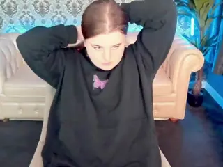 KristiMoons's Live Sex Cam Show