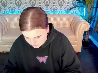 KristiMoons's Live Sex Cam Show