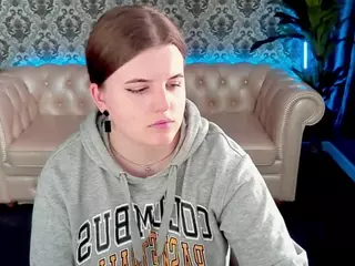 KristiMoons's Live Sex Cam Show
