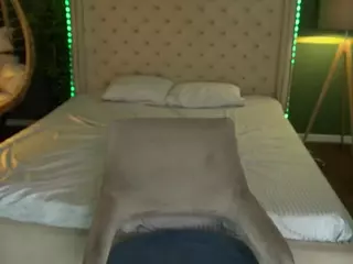 KristiMoons's Live Sex Cam Show