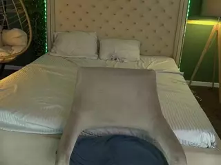 KristiMoons's Live Sex Cam Show