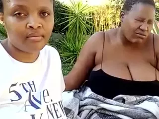 BigBoobeeLelo's Live Sex Cam Show