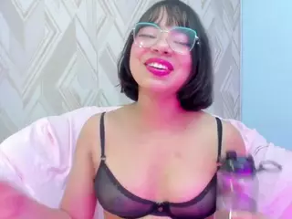 CataleyaBianchi's Live Sex Cam Show