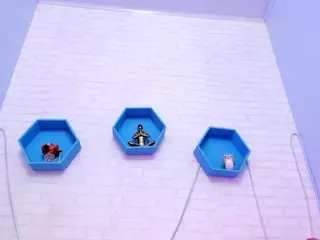 CataleyaBianchi's Live Sex Cam Show