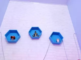 CataleyaBianchi's Live Sex Cam Show