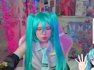 Chio-Mio's Live Sex Cam Show