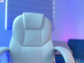 Nicolle-xx's Live Sex Cam Show