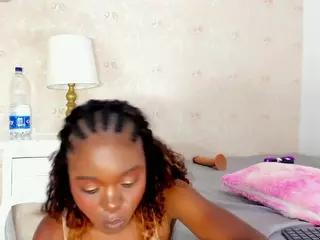 SARAA-COLLIINS's Live Sex Cam Show
