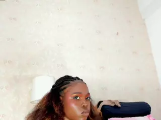 SARAA-COLLIINS's Live Sex Cam Show