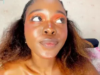 SARAA-COLLIINS's Live Sex Cam Show