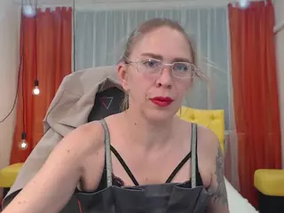 TessaDaybreak's Live Sex Cam Show