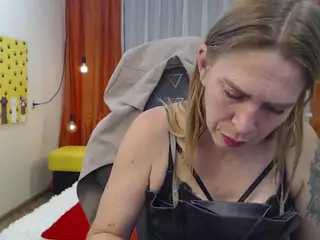 TessaDaybreak's Live Sex Cam Show