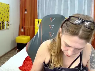 TessaDaybreak's Live Sex Cam Show