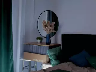 AlthenaCoomer's Live Sex Cam Show