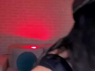 NiaMillerX's Live Sex Cam Show