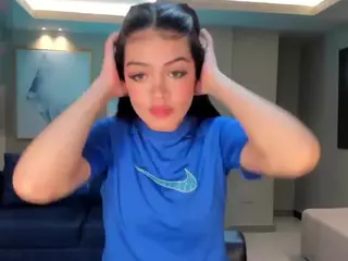 NiaMillerX's Live Sex Cam Show