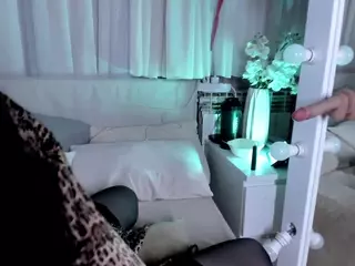 Riverlyyy's Live Sex Cam Show