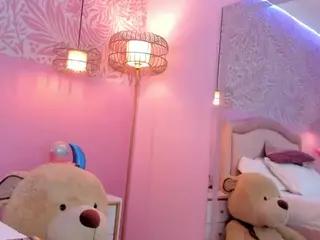 EmilyCollins1's Live Sex Cam Show