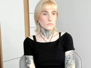 EdwinaDarlington's Live Sex Cam Show