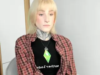 EdwinaDarlington's Live Sex Cam Show