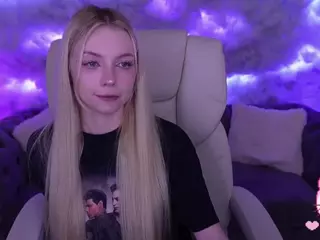 EviStar's Live Sex Cam Show